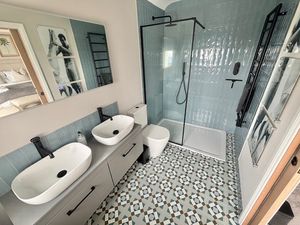 Photo 35- click for photo gallery